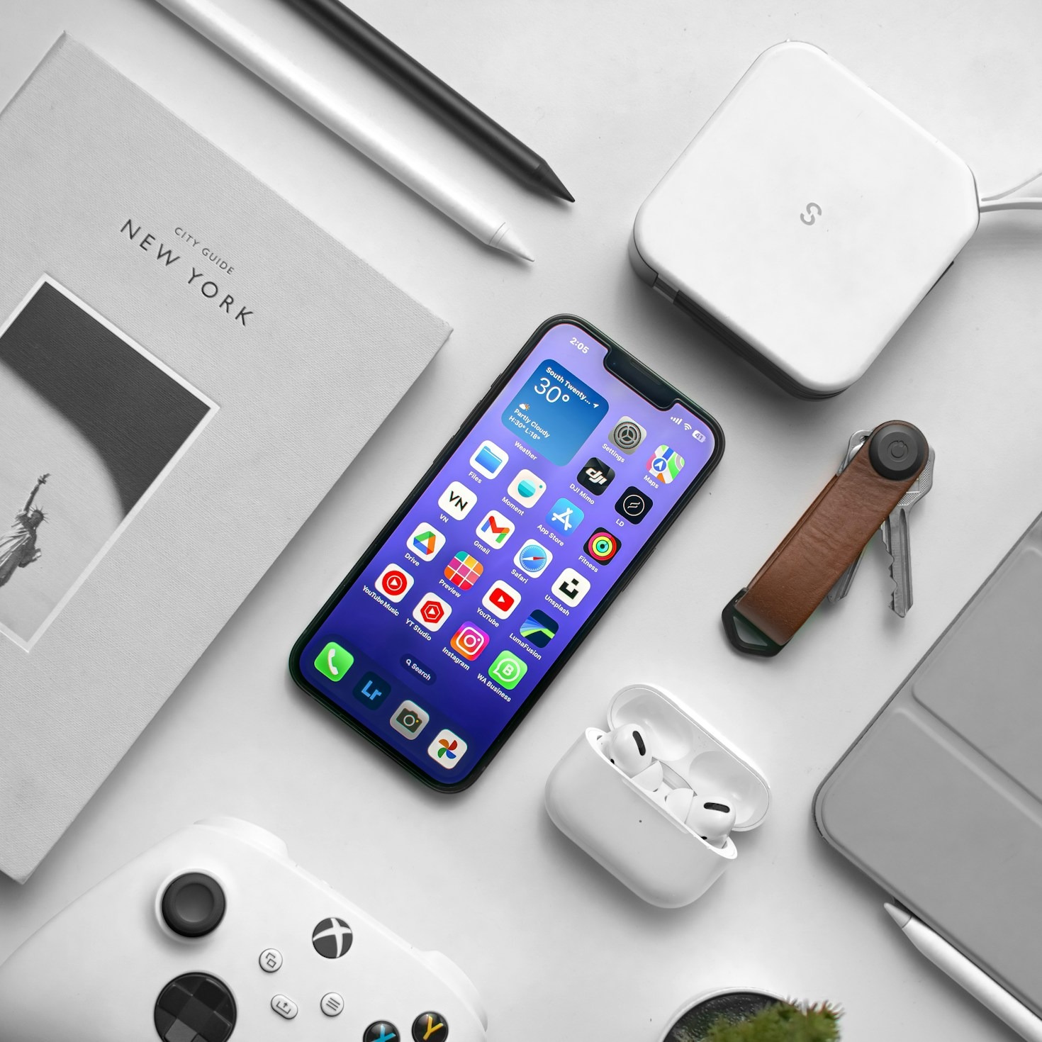 The Best Lifestyle Essentials for Tech-Savvy Professionals